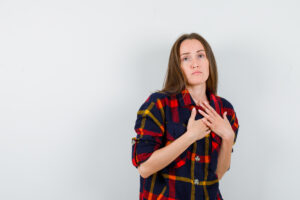 Por que me sinto sobrecarregada o tempo todo?