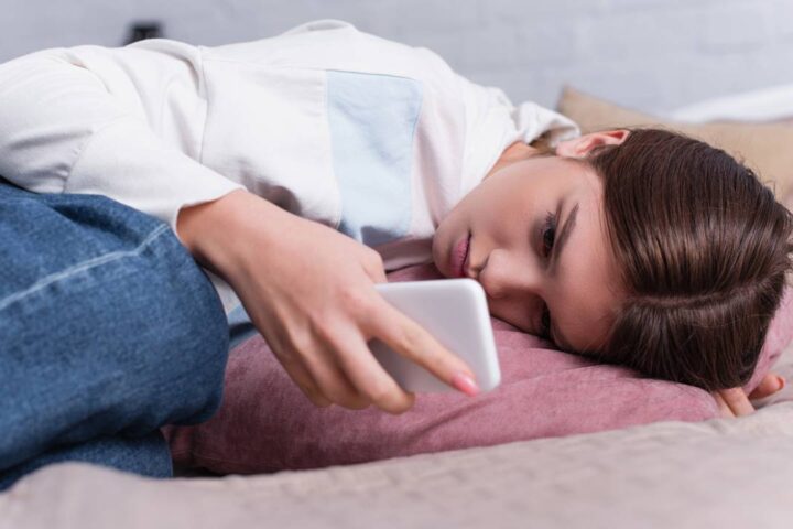 Adelescente no quarto